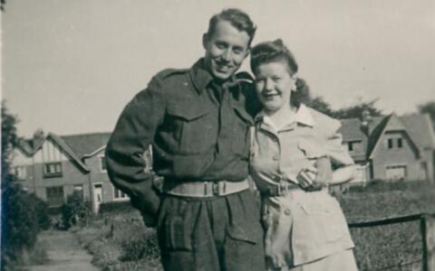 Canadese bevrijders: een lied, een poëziealbum en foto's