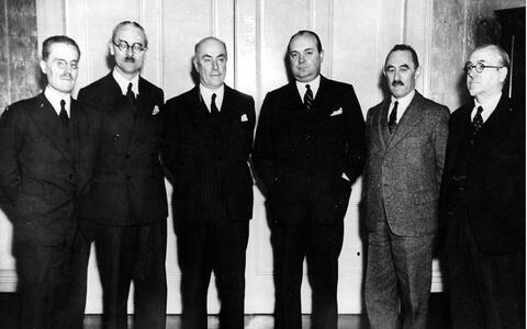 “Waarde landgenoten, de regering stuurt u haar beste nieuwjaarswensen”