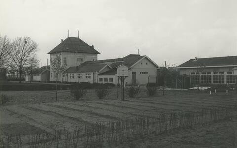 “Het verzet zoekt wapens en vindt die in de Antwerpse politieschool”