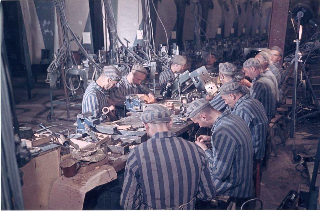Dwangarbeiders aan het werk