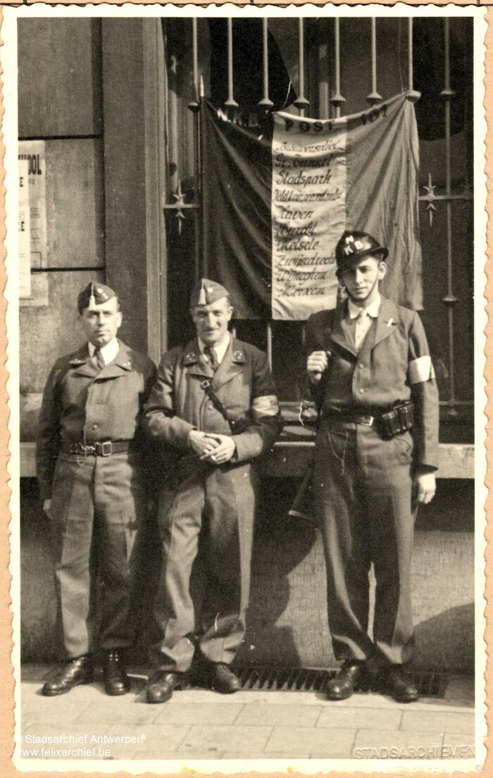 Drie mannen in uniform