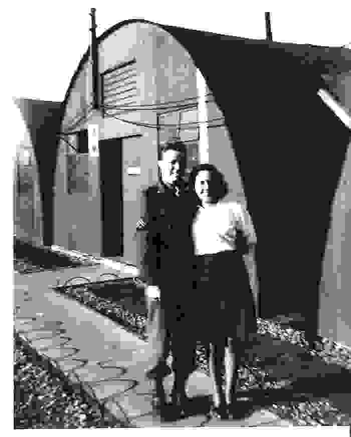 Man en vrouw poseren samen