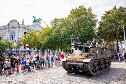 Tank en toeschouwers