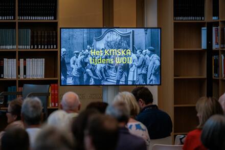 Mensen kijken naar scherm