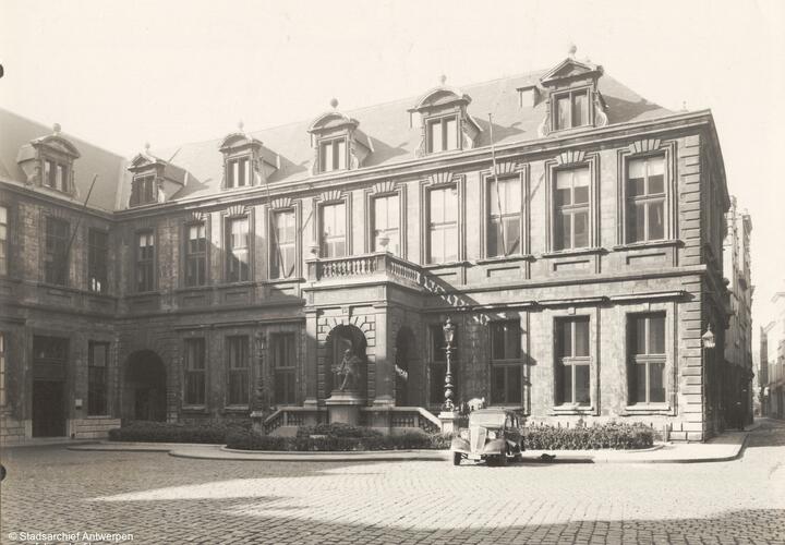 De Stadsbibliotheek op het Conscienceplein