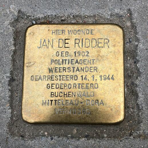 Een struikelsteen van Jan De Ridder, geboren in 1902 en gearresteerd op 14/1/1944